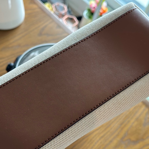 Michael Kors Talia Medium Top Zip Crossbody Bag Color:Natural/Luggage - Picture 5 of 7